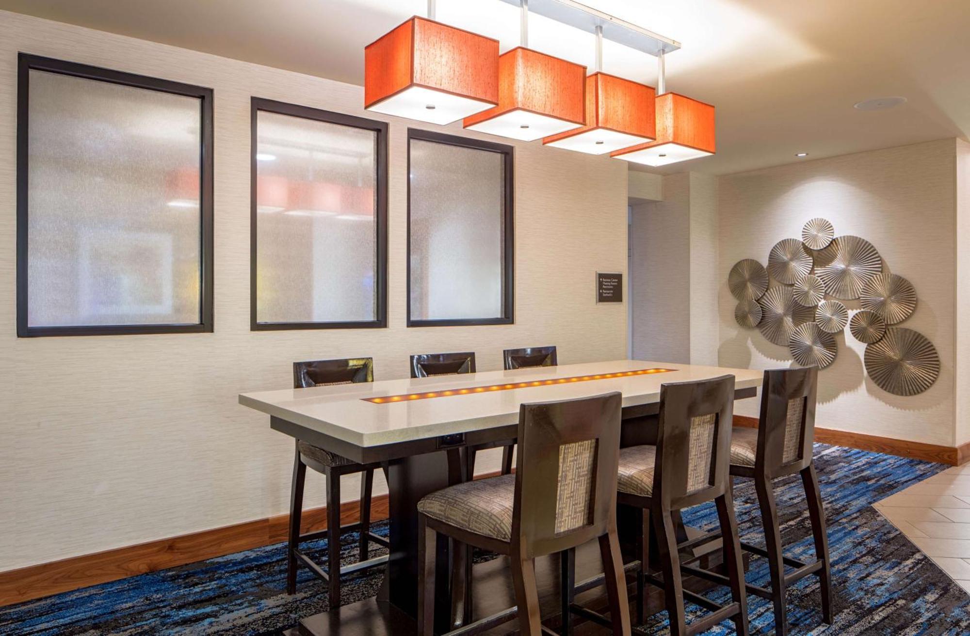 Doubletree Suites By Hilton Minneapolis Downtown Exterior foto