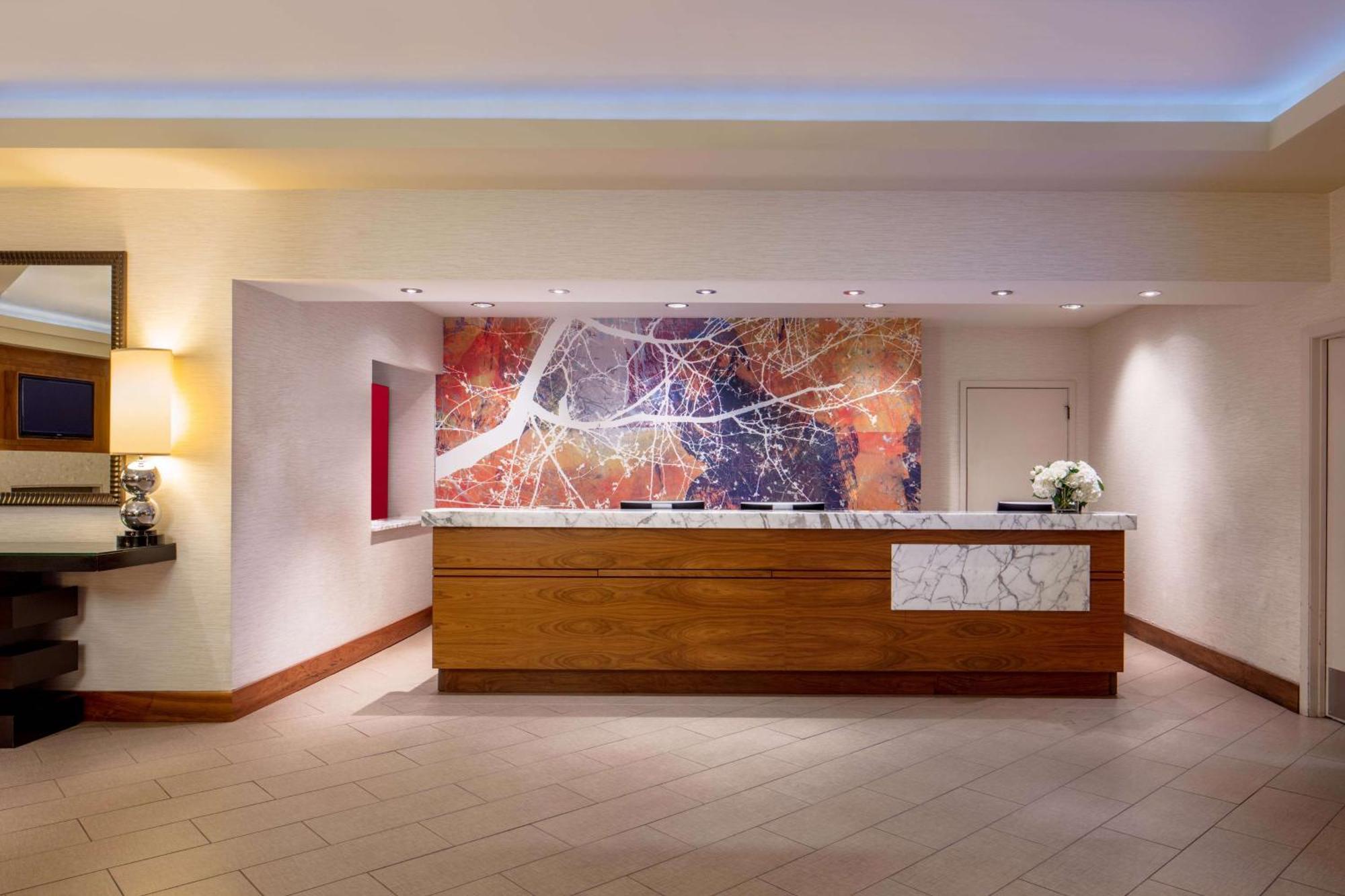 Doubletree Suites By Hilton Minneapolis Downtown Exterior foto