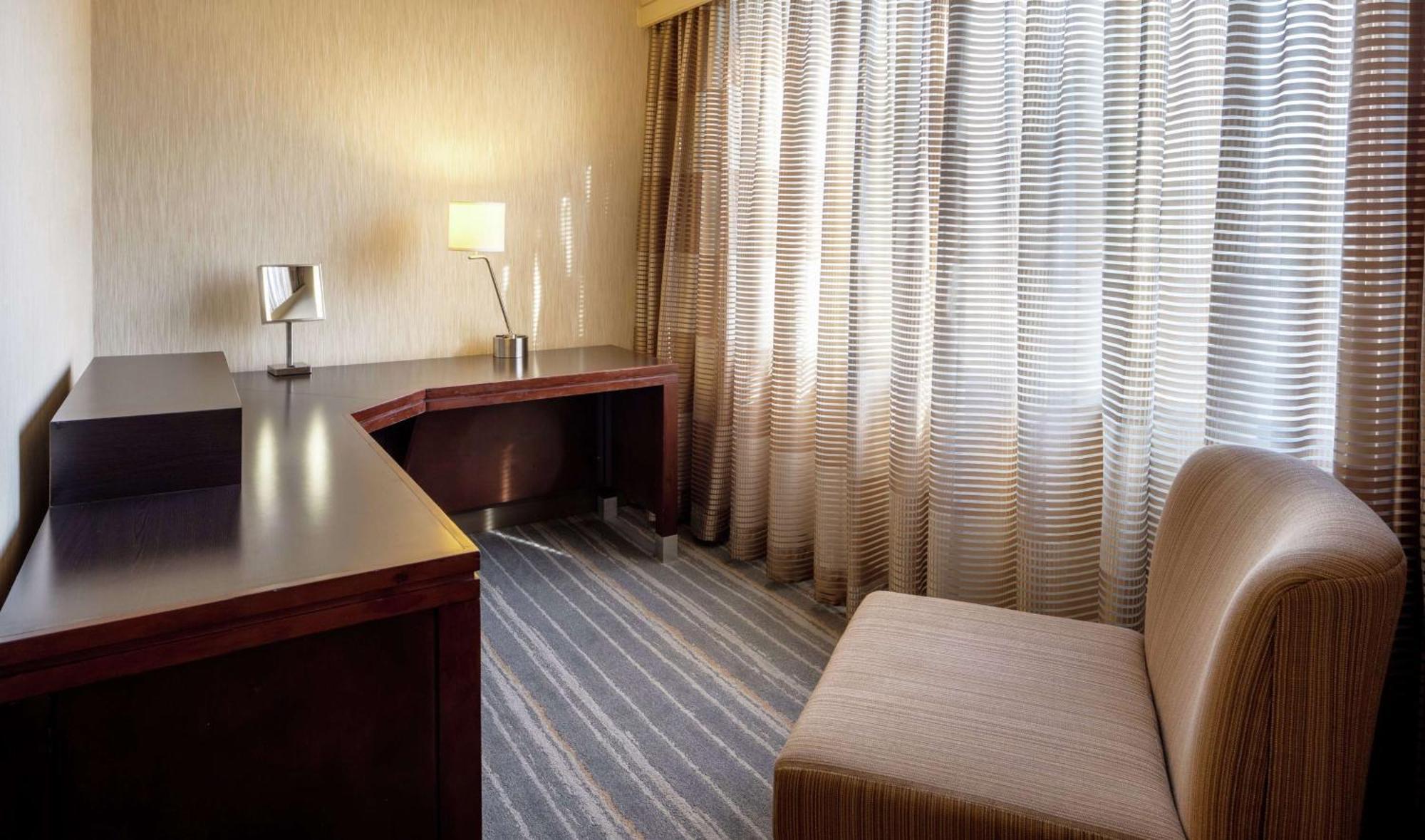 Doubletree Suites By Hilton Minneapolis Downtown Exterior foto