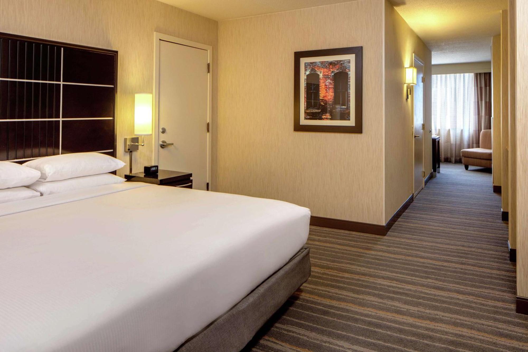 Doubletree Suites By Hilton Minneapolis Downtown Exterior foto