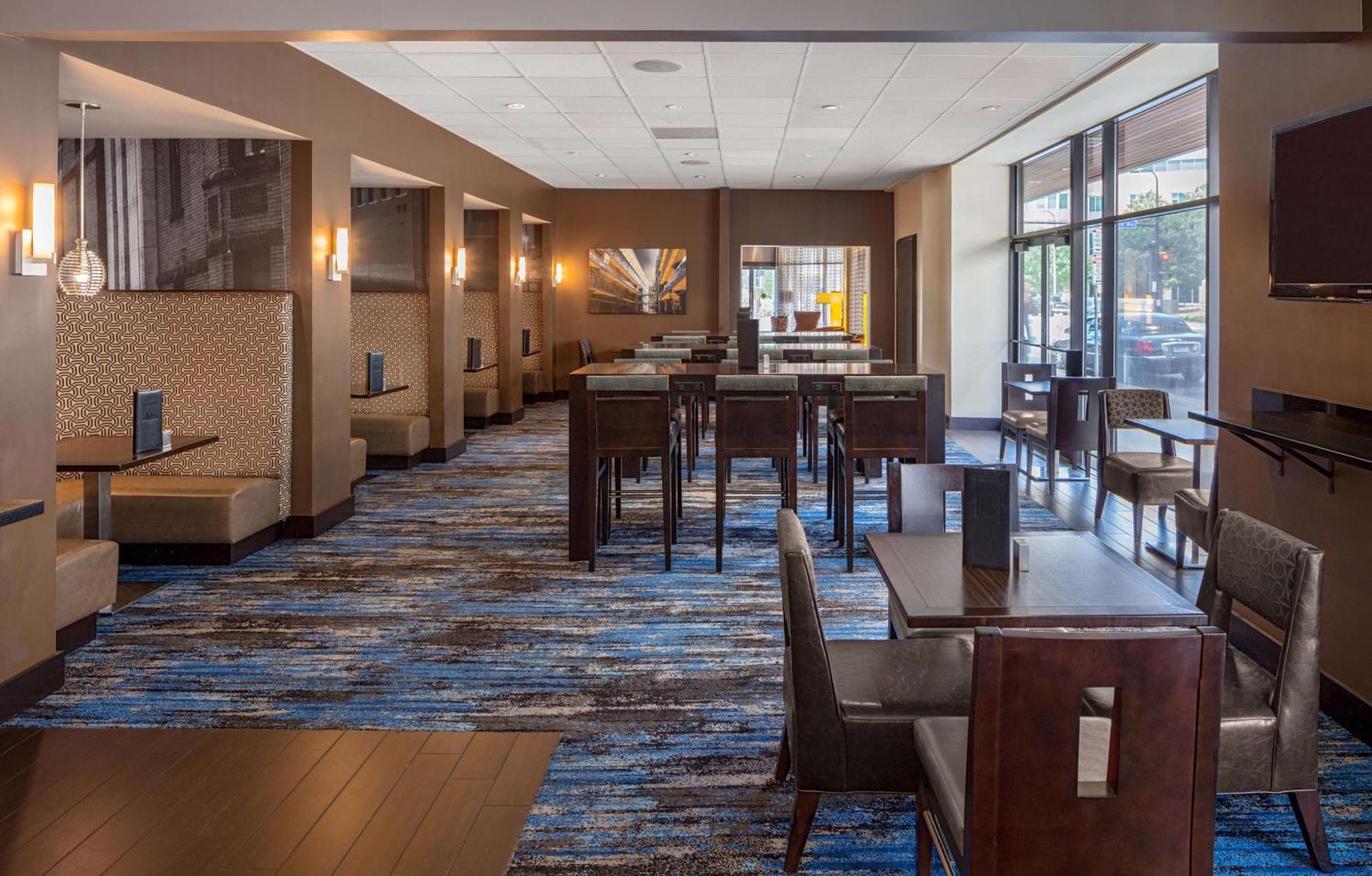 Doubletree Suites By Hilton Minneapolis Downtown Exterior foto