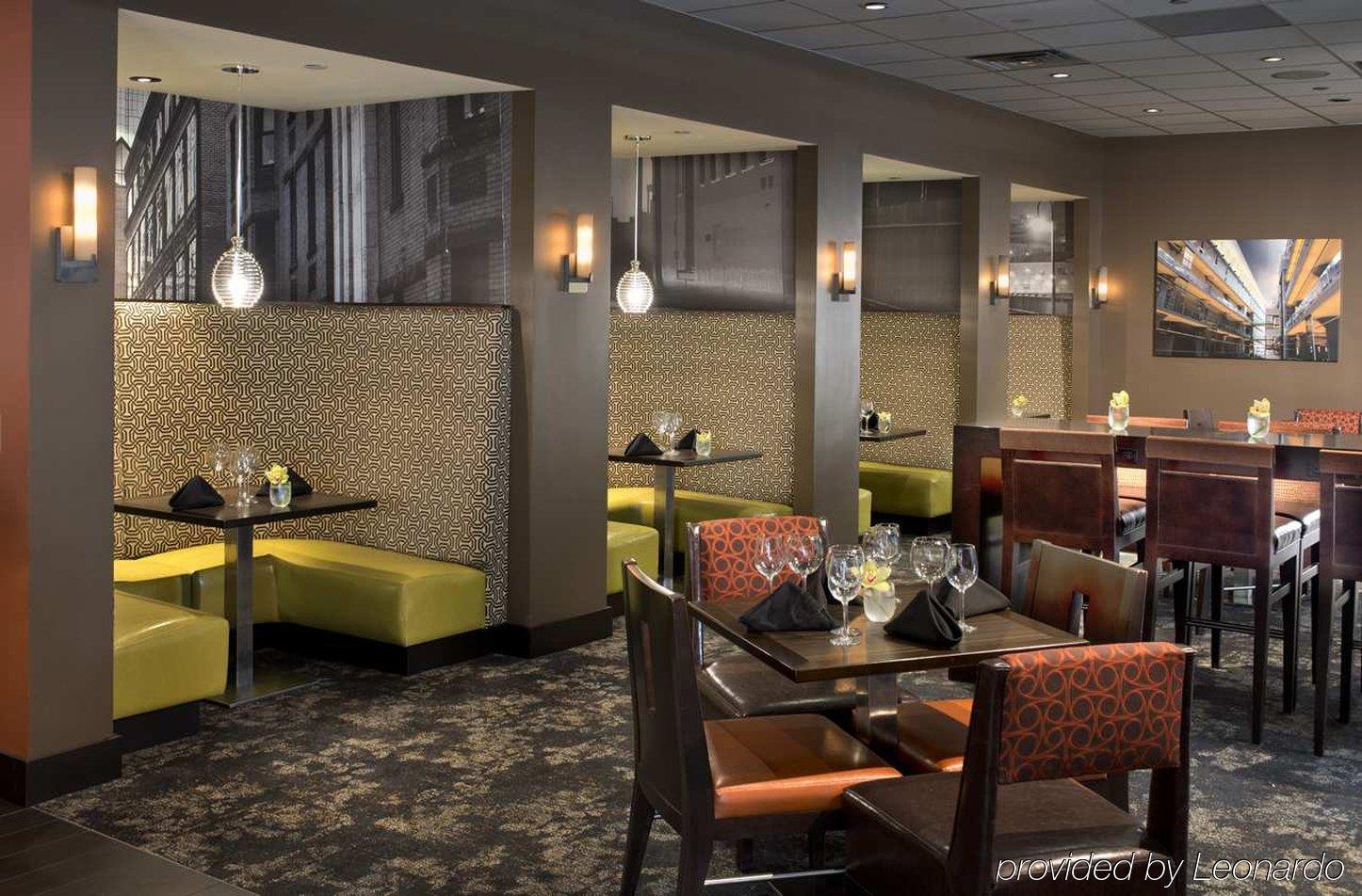 Doubletree Suites By Hilton Minneapolis Downtown Exterior foto