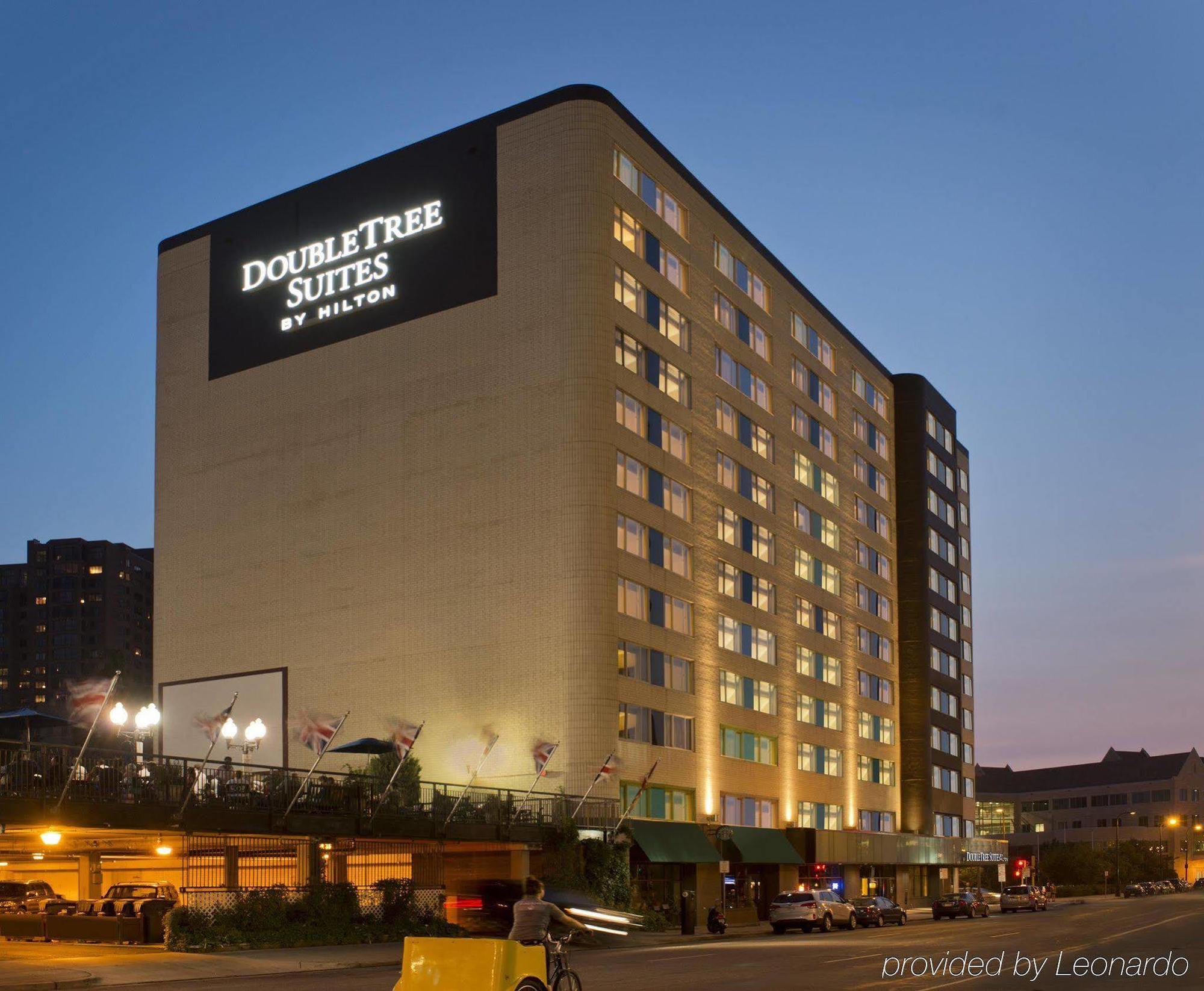 Doubletree Suites By Hilton Minneapolis Downtown Exterior foto
